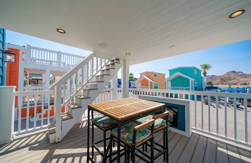 Parker Strip House | Bubbles and Brews, Premium Views at Roadrunner Resort