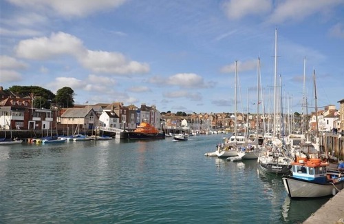 Weymouth Cottage | BUCCANEER COTTAGE, pet friendly in Brewers Quay Harbour