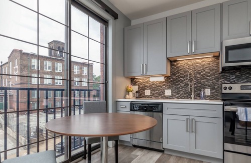 Soulard Apartment | Bud Brewery + Eats | Pool & Gym | Zencity
