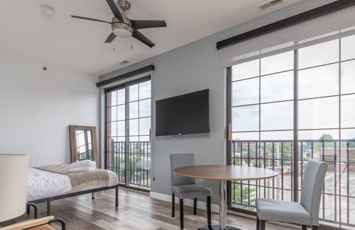 Soulard Apartment | Bud Brewery + Eats | Pool & Gym | Zencity