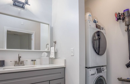 Soulard Apartment | Bud Brewery + Eats | Pool & Gym | Zencity
