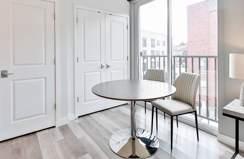 Soulard Apartment | Bud Brewery + Eats | Pool & Gym | Zencity