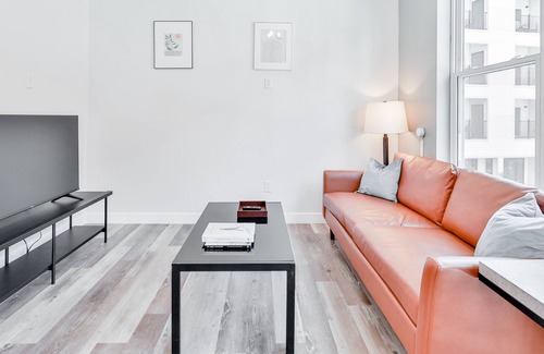 Soulard Apartment | Bud Brewery + Eats | Pool & Gym | Zencity