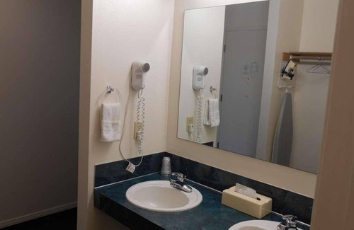 Enumclaw House | Budget-Friendly Accommodations at GuestHouse Enumclaw! Pet-Friendly Property!