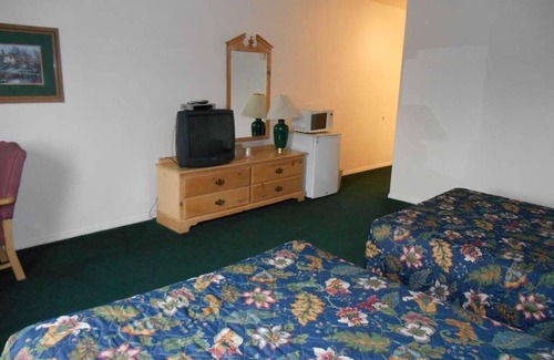 Enumclaw House | Budget-Friendly Accommodations at GuestHouse Enumclaw! Pet-Friendly Property!