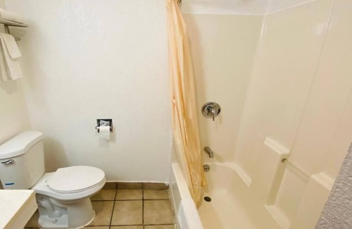 Freer Hotel | Budget Inn & Suites