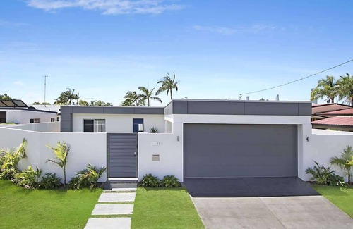 Broadbeach Waters House | Buena Vista Summary: