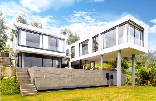 Lembang Villa | BugenVilla Bandung, 4BR, Heated Swimming Pool