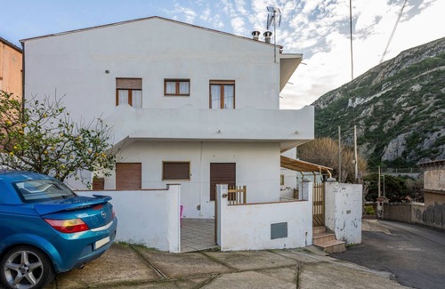 Buggerru Apartment | Buggerru Beach-Roomy Apartment with Balcony!