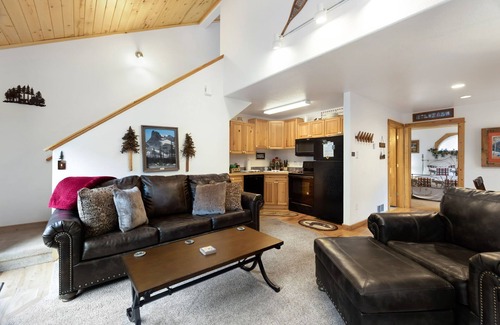 Fall River Estates Condo | Bugle Pointe A09 (Private Hot tub) River Views!