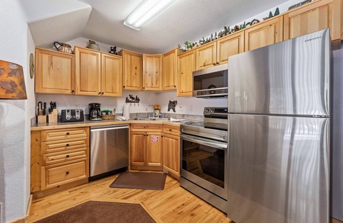 Fall River Estates Condo | Bugle Pointe A10 River View!