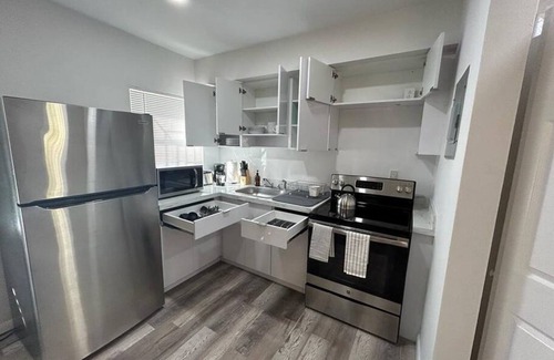 Coral Way Resort | Building next to CocoWalk & Brickell