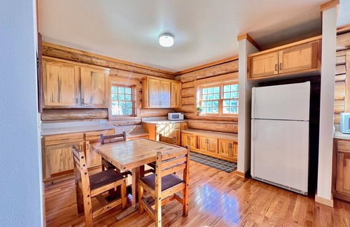 Polson Cabin | Bull Trout Lodge at Flathead Lake