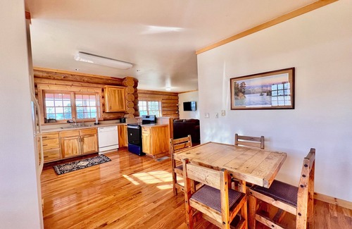 Polson Cabin | Bull Trout Lodge at Flathead Lake