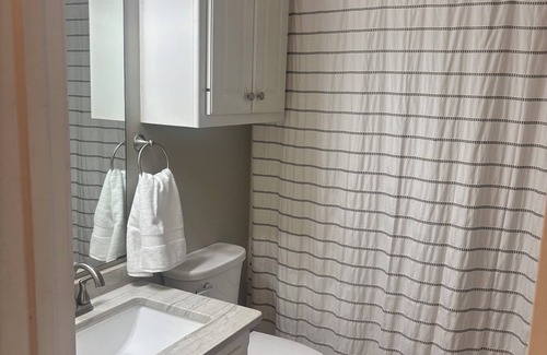 Starkville Apartment | Bully's Retreat is a charming 2-bedroom apartment in vibrant Starkville