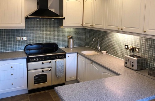 Stamford House | Bumble Bee Barn holiday let is available for self catering for up to 5 people.