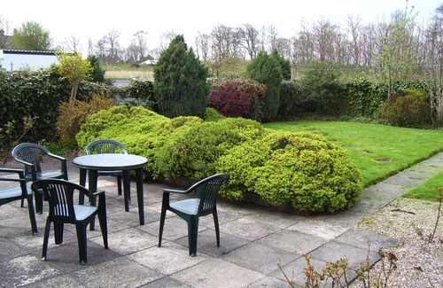 Sewerby House | Bungalow, 2 bedroom, enclosed pet friendly garden, cliff top walks beaches 5 min