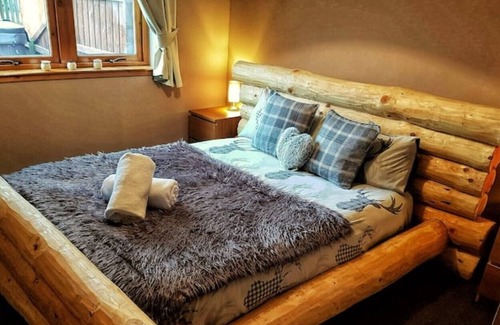 Aviemore House | Bungalow in aviemore with hot tub. 4.9🌟 rating with over 250 reviews