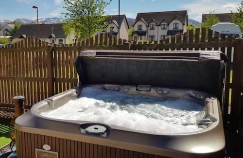 Aviemore House | Bungalow in aviemore with hot tub. 4.9🌟 rating with over 250 reviews