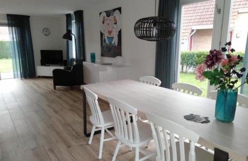 Breskens House | Bungalow in Breskens near Beach and Dunes