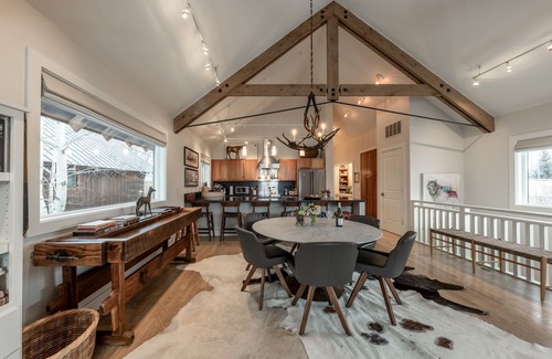 Wilson House | Bungalow in Heart of Wilson