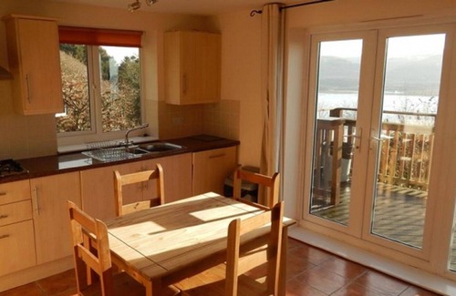 Aberdovey House | Bungalow No 62, 2 Bedrooms, sleeps up to 5 persons, Pets Welcome, Estuary Views.
