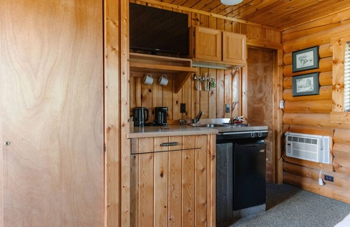 Bozeman Cabin | Bunkhouse 2 at Gallatin Canyon Cabins