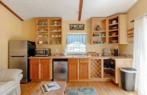 Morriston House | Bunkhouse Overlooking 10 Acre Horse Farm