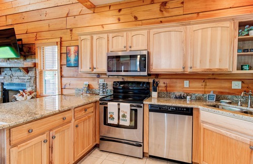 Wolf Laurel Cabin | Burnt Skies- Cabin-Hatley Pointe-Amazing Sunsets-Hot tub- Grill-Game Room
