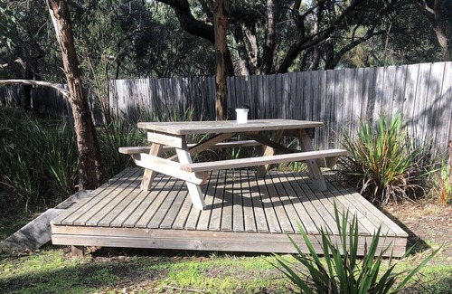 Anglesea House | 'Bush by the Sea' - quiet native setting