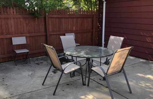 Niagara Falls Apartment | Business Friendly, Couple Friendly, Great Neighborhood, Minutes from the Falls!