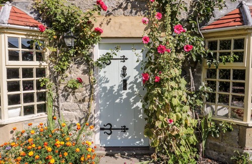 Lockton Cottage | BUTE COTTAGE, pet friendly, character holiday cottage in Pickering