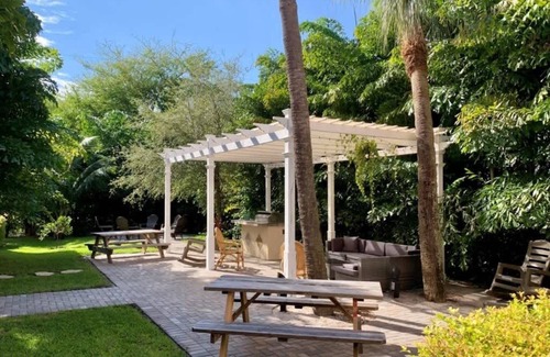 Grandview Heights House | Buttercup - Charming Home on Quiet Street Near the Convention Center