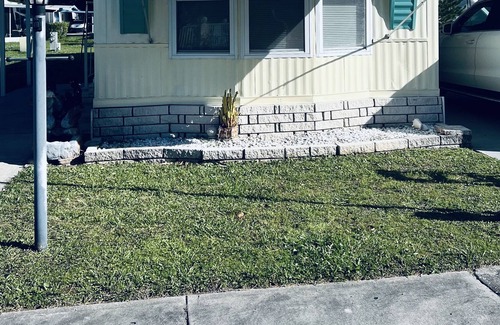 New Port Richey East House | Butterfield Cottage @ Orangewood Lakes. Cozy and Central to Beach+Shopping
