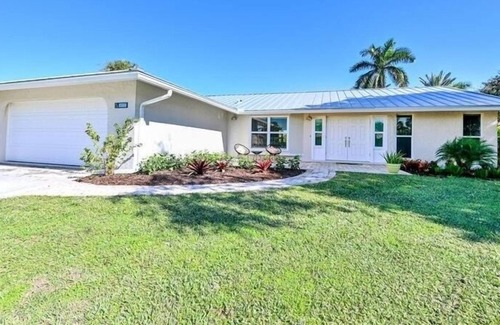 Marco Island House | Buttonwd 813 - Buttonwood 3 Bedroom Home by Redawning
