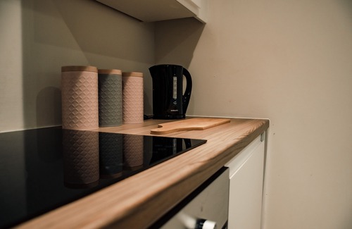 Bradford Apartment | Bv Comfy Basement Apt At Conditioning House