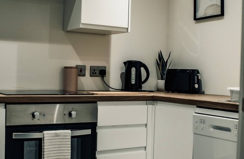 Bradford Apartment | Bv Cosy Basement Apartment At Conditioning House