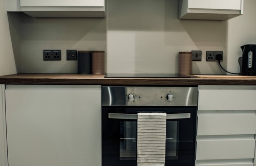 Bradford Apartment | Bv Cosy Basement Apartment At Conditioning House