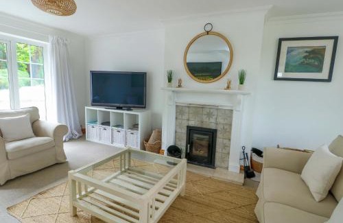 Llangefni House | Bwthyn Clai