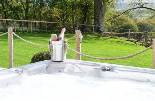 Llandrindod Wells House | Bwthyn Dulas - Three Bedroom House, Sleeps 6