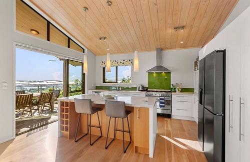 Raglan Apartment | BYRON HILL holiday accommodation