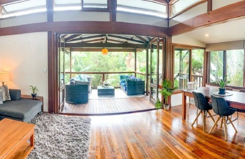 Suffolk Park Apartment | Byron Treehouse Peaceful 2 bdrm Paperbark View