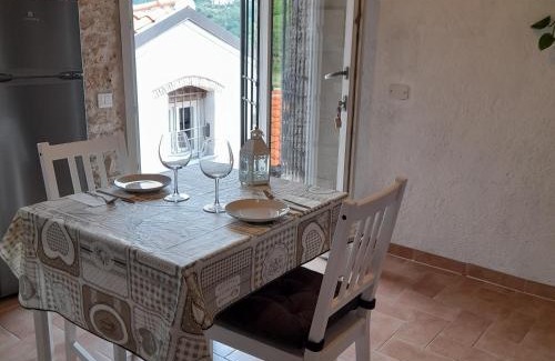 Boragni Apartment | Cà di Pippo "Riccio" appartamento Loc Boragni Orco Feglino