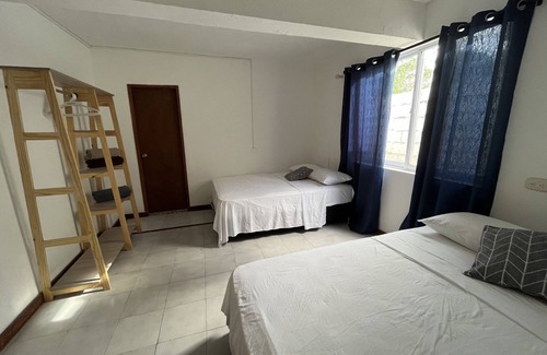 San Andres House | cómoda habitación en casa con ambiente caribeño, cerca al mar