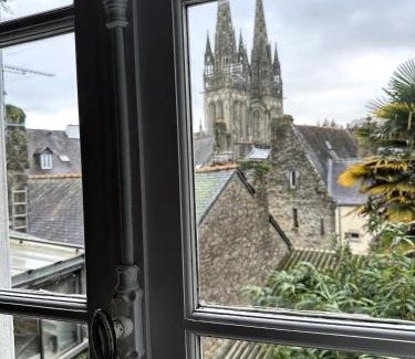 Quimper Apartment | Côté Cathédrale - Grand studio Rue du Salé - Centre Historique