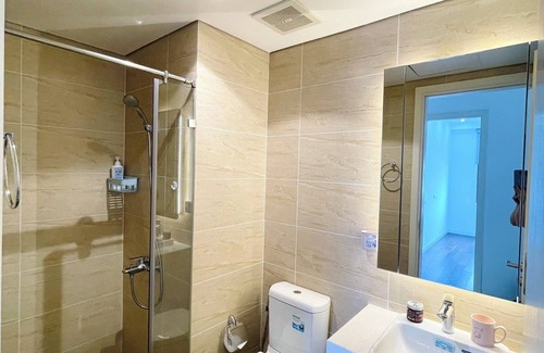 Trung Hoa Nhan Chinh Apartment | Căn hộ 2 phòng ngủ, 2 phòng tắm đầy đủ tiện nghi - Vinhomes D'Capitale