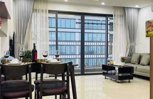Trung Hoa Nhan Chinh Apartment | Căn hộ 3 phòng ngủ, 2 phòng tắm hiện đại, sang trọng - Vinhomes D'Capitale