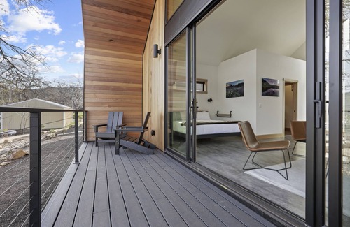 Mosier Cabin | C A M P R A N D O N N E E CABIN 3