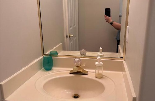 Oakridge House | C and D cozy bedroom