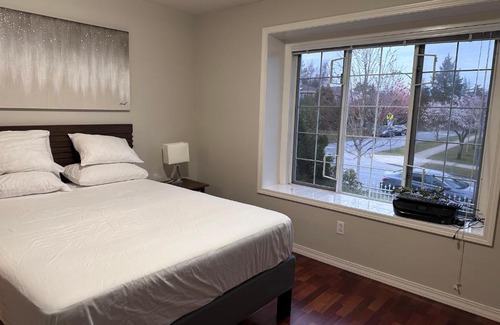 Oakridge House | C and D cozy bedroom